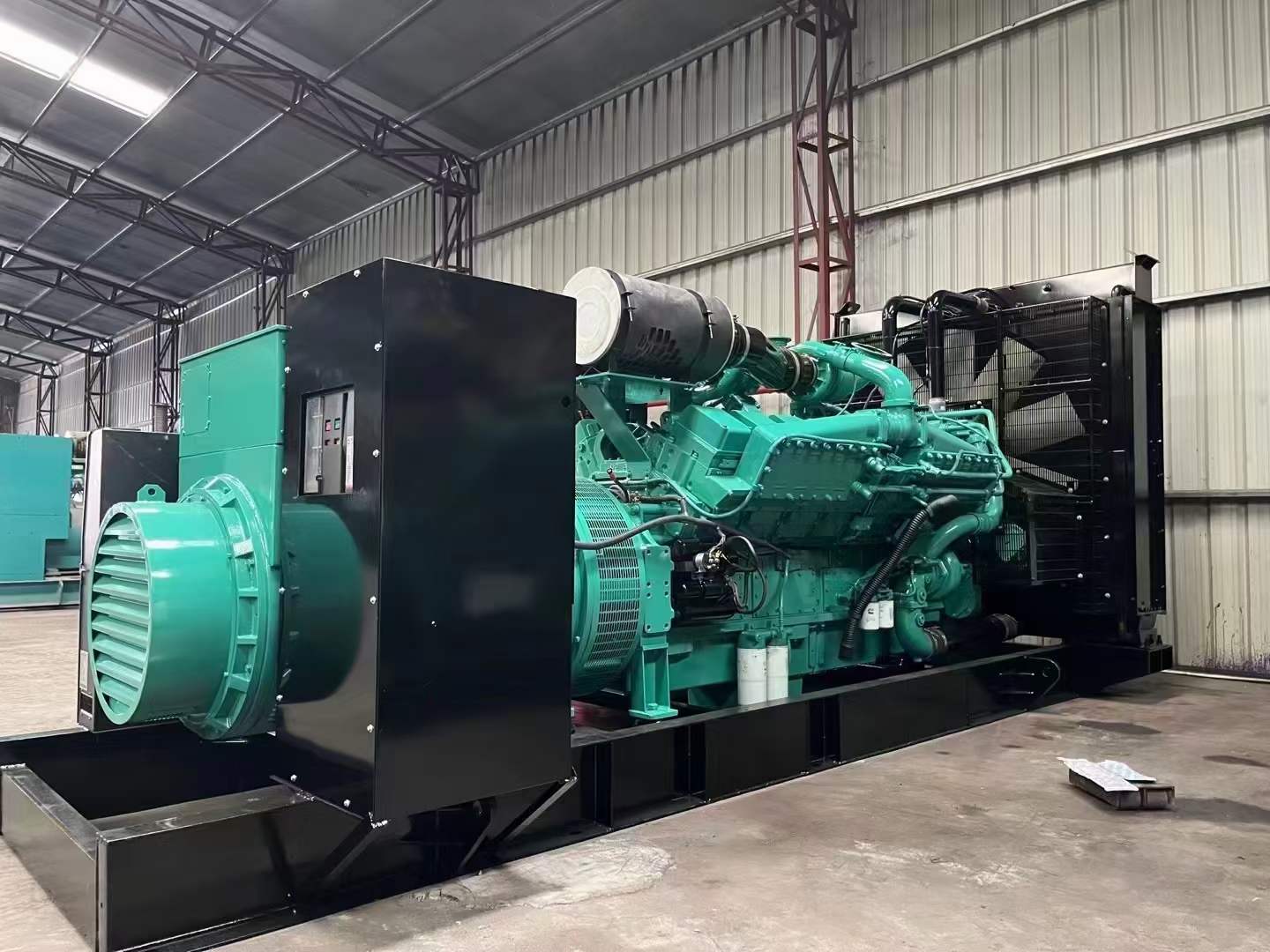 南丹如何降低 800kW 柴油发电机输出电流的波动？