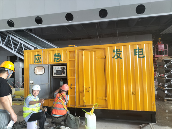 南丹怎样判断空气滤清器是否需要更换？