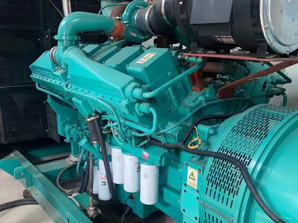 南丹更换100kW柴油发电机组机油时，需要注意哪些事项？